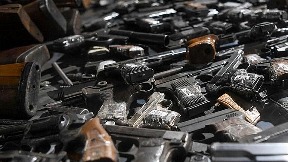 Istraga zbog revolvera u SAD